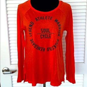 SoulCycle Coral Raglán w/circle mantra (M) NEW!!!